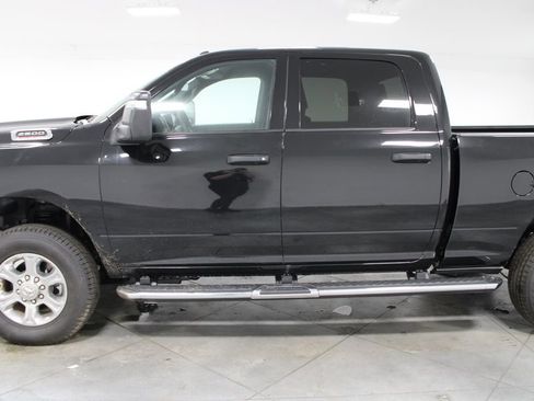 Used 2025 RAM 2500 Big Horn image 6