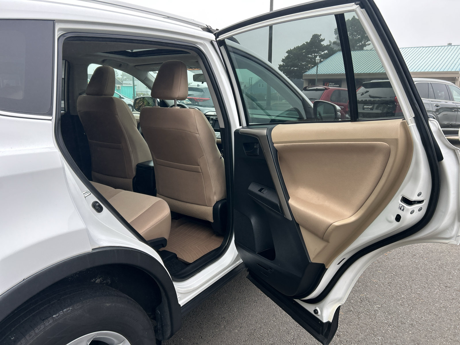 Used 2013 Toyota RAV4 XLE FWD image 27