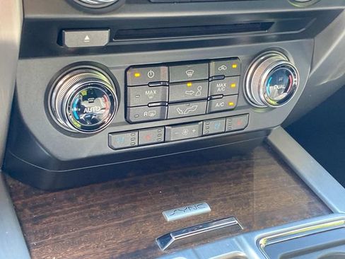 Used 2015 Ford F150 Platinum w/ Equipment Group 701A Luxury AWD/4WD image 25