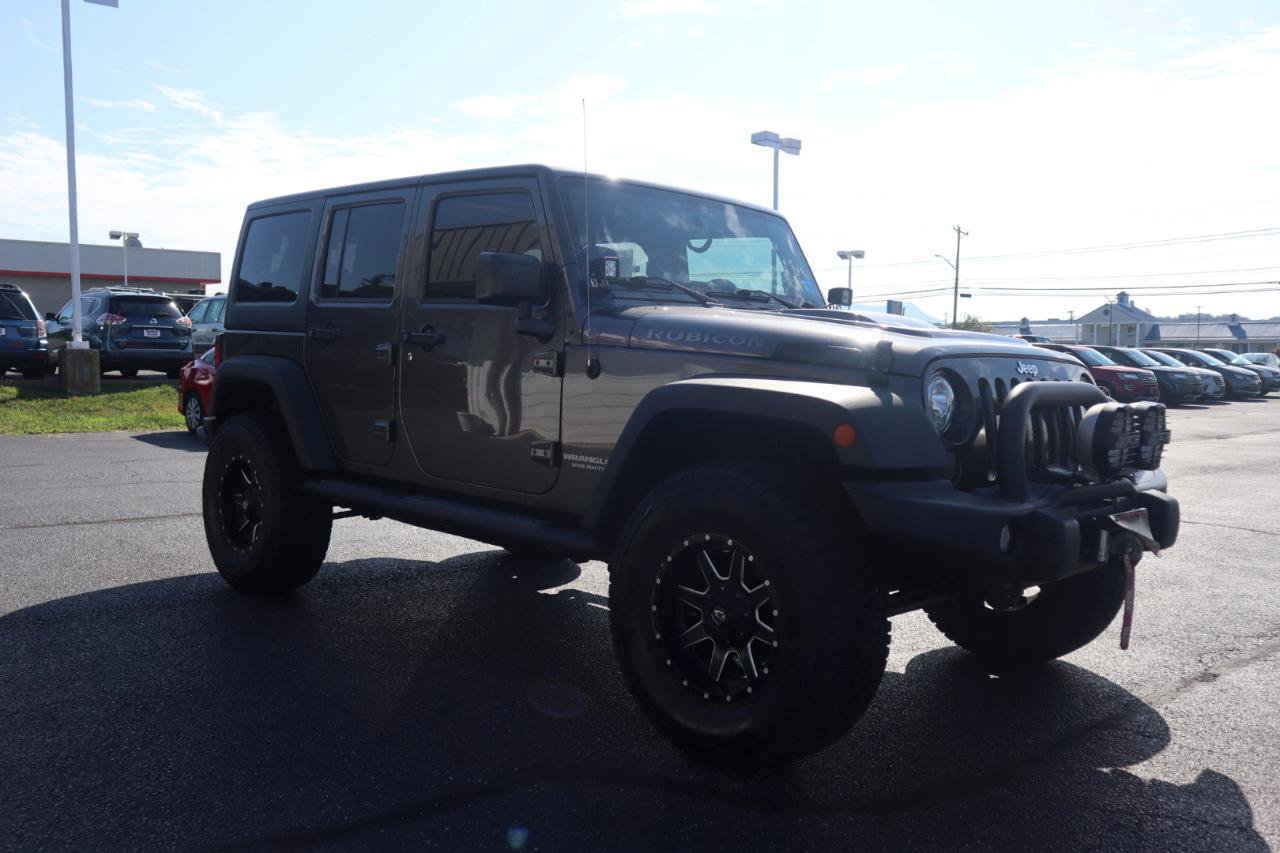 Used 2017 Jeep Wrangler Unlimited Rubicon w/ Cold Weather Group AWD/4WD image 7