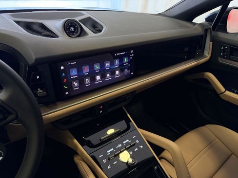 New 2026 Porsche Cayenne E-Hybrid image 18