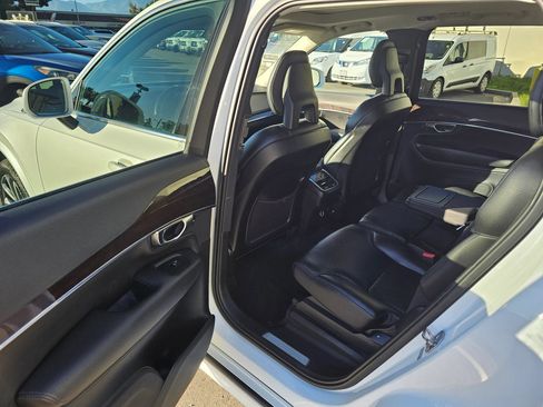 Used 2017 Volvo XC90 T6 Momentum w/ Vision Package AWD/4WD image 19