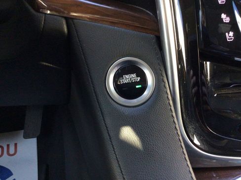 Used 2019 Cadillac Escalade Premium Luxury w/ Escalade Sport Edition image 17