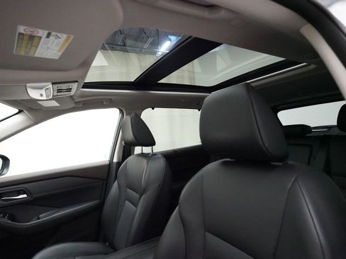 Certified 2023 Nissan Rogue SV image 32