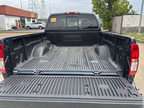 Used 2018 Nissan Frontier SV RWD image 5