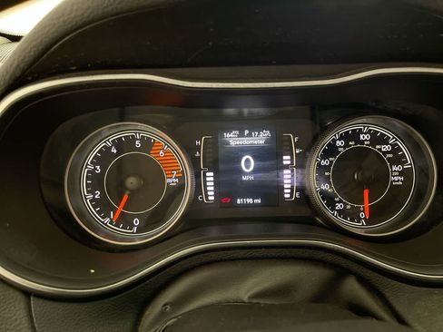 Used 2019 Jeep Cherokee Latitude Plus AWD/4WD image 15