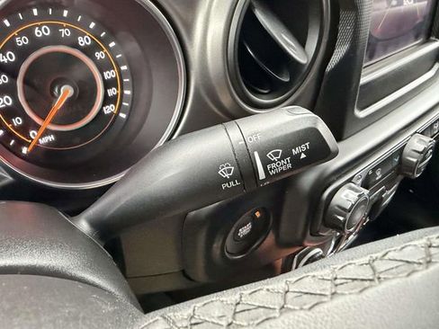 Used 2023 Jeep Gladiator Sport image 23