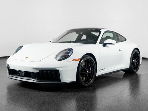 Used 2025 Porsche 911 Carrera 4 GTS image 20