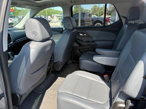 Used 2020 Chevrolet Traverse Premier AWD/4WD image 21