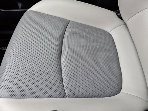 Used 2020 Toyota RAV4 Limited image 25