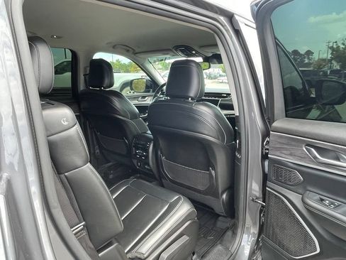 Used 2022 Jeep Grand Cherokee L Limited AWD/4WD image 48