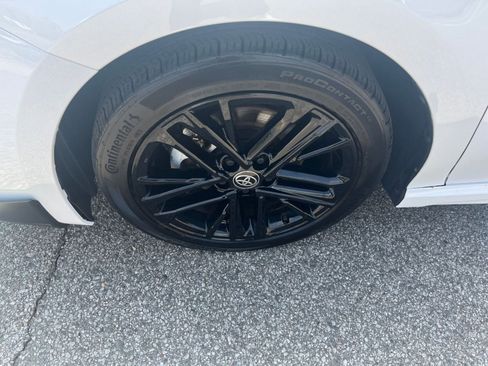 Used 2025 Toyota Camry SE image 30