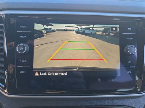 Used 2022 Volkswagen Atlas Cross Sport SE image 25