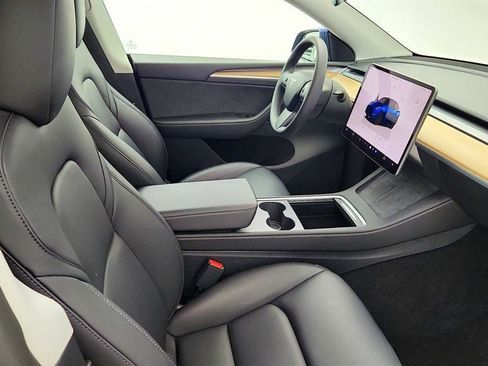 Used 2023 Tesla Model Y Performance AWD/4WD image 26