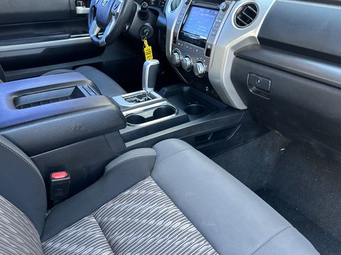 Used 2018 Toyota Tundra SR5 w/ SR5 Upgrade Package RWD image 18
