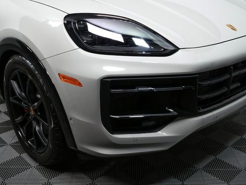 Certified 2025 Porsche Cayenne GTS image 39