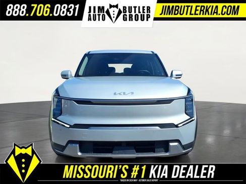 Used 2024 Kia EV9 Light Long Range RWD image 29