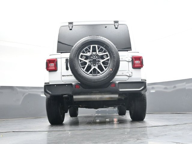 Used 2025 Jeep Wrangler Unlimited Sahara AWD/4WD image 34