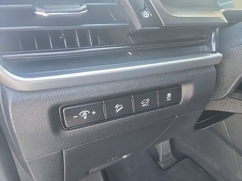 Used 2025 Kia Telluride S AWD/4WD image 13