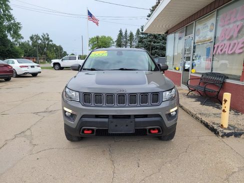 Used 2019 Jeep Compass Trailhawk w/ Cold Weather Group AWD/4WD image 2