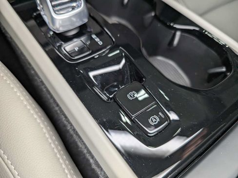 Used 2025 Volvo XC40 B5 Plus w/ Protection Package Premier AWD/4WD image 31