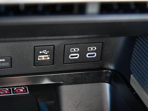 Used 2026 Toyota Camry SE FWD image 26