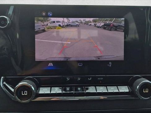 New 2026 Chevrolet Colorado Trail Boss w/ LPO, Bronce Accent Package AWD/4WD image 13