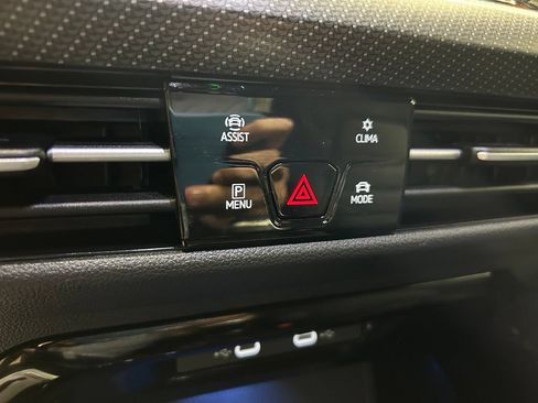 Used 2024 Volkswagen Golf R AWD/4WD image 15