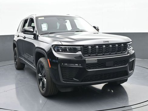 New 2026 Jeep Grand Cherokee Limited w/ Limited Altitude Package RWD image 9