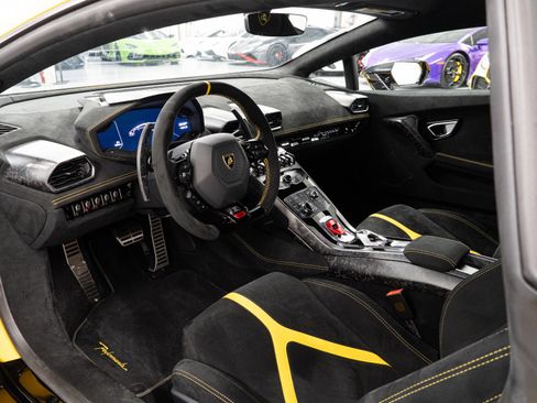 Used 2019 Lamborghini Huracan Performante image 17