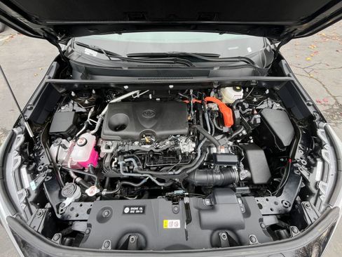 Used 2025 Toyota RAV4 LE image 32