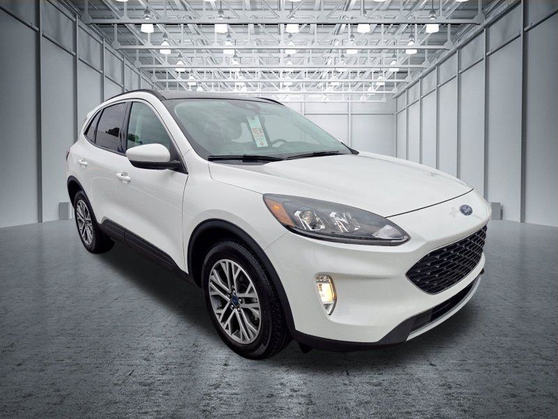 Used 2022 Ford Escape SEL w/ Technology Package AWD/4WD image 3