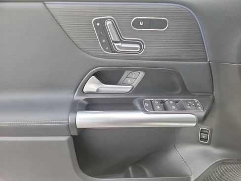 Used 2025 Mercedes-Benz GLA 250 image 14