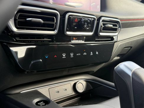 Certified 2026 Nissan Sentra SR w/ Floor Mat Package FWD image 30