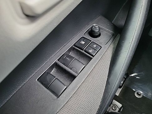 Used 2025 Toyota Corolla LE image 21