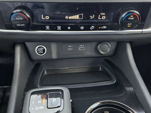 Used 2023 Nissan Rogue SV AWD/4WD image 29