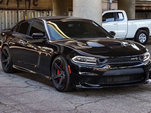 Used 2019 Dodge Charger SRT Hellcat w/ Navigation & Travel Group image 3