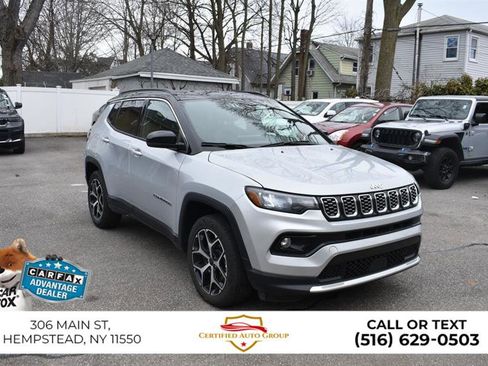 Used 2025 Jeep Compass Limited AWD/4WD image 4