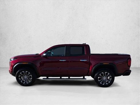 Used 2025 GMC Canyon Denali image 8