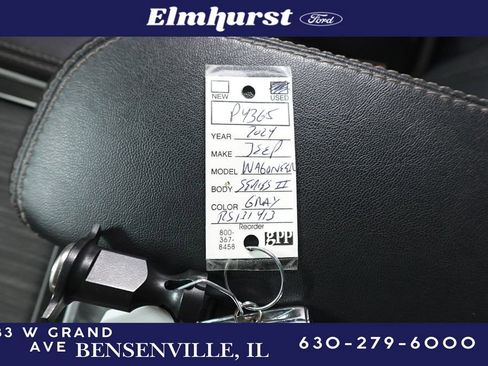 Used 2024 Jeep Wagoneer Series II w/ Flexible Seating Group image 34