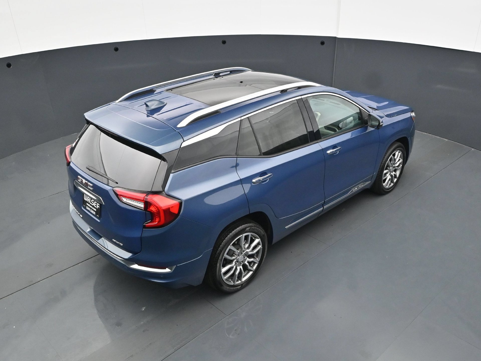 Used 2024 GMC Terrain Denali w/ Denali Premium Package AWD/4WD image 42