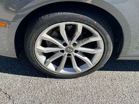 Used 2019 Audi A4 2.0T Premium w/ Convenience Package image 11