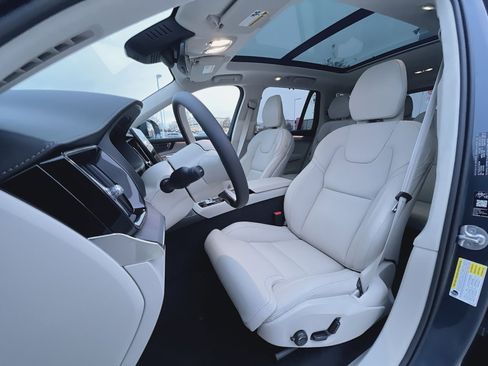 New 2026 Volvo XC90 B6 Ultra w/ Lounge Package image 13