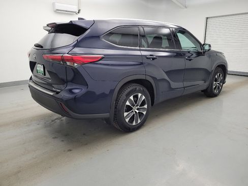 Used 2020 Toyota Highlander XLE w/ Protection Package #3 AWD/4WD image 10