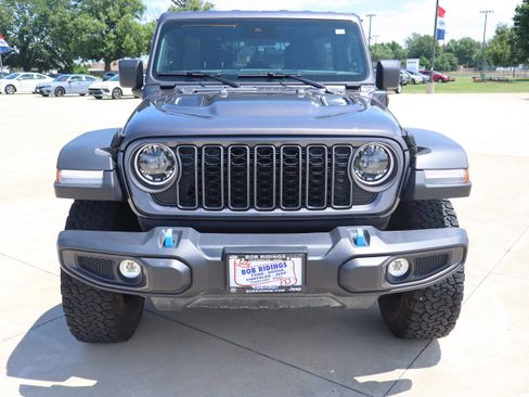 Used 2025 Jeep Wrangler Unlimited Rubicon 4xe w/ Convenience Group AWD/4WD image 2