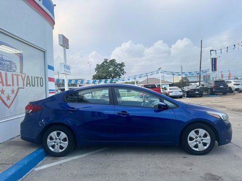 Used 2017 Kia Forte LX FWD image 21