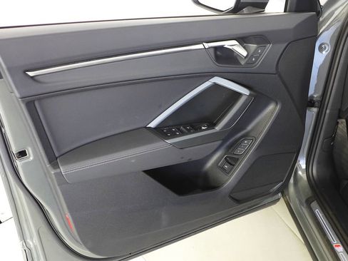 Used 2025 Audi Q3 2.0T Premium w/ Convenience Package image 7