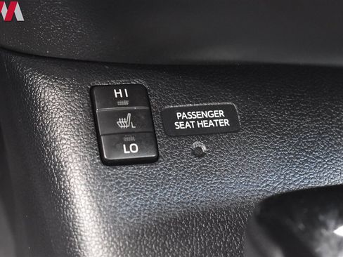 Used 2018 Toyota Prius Prime Premium image 22