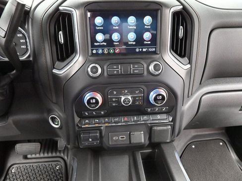 Used 2021 GMC Sierra 1500 AT4 w/ Technology Package AWD/4WD image 22