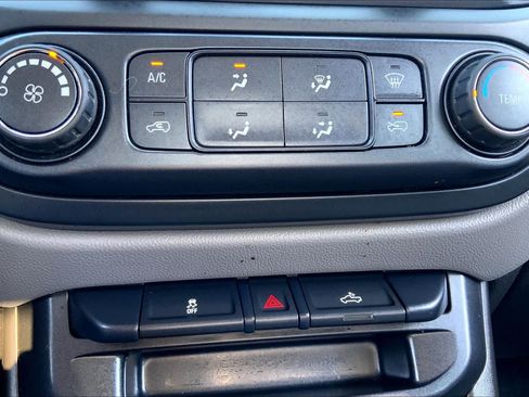 Used 2017 Chevrolet Colorado W/T RWD image 32